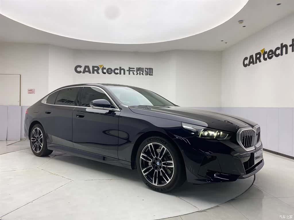 BMW 5 Series, 2026 2
