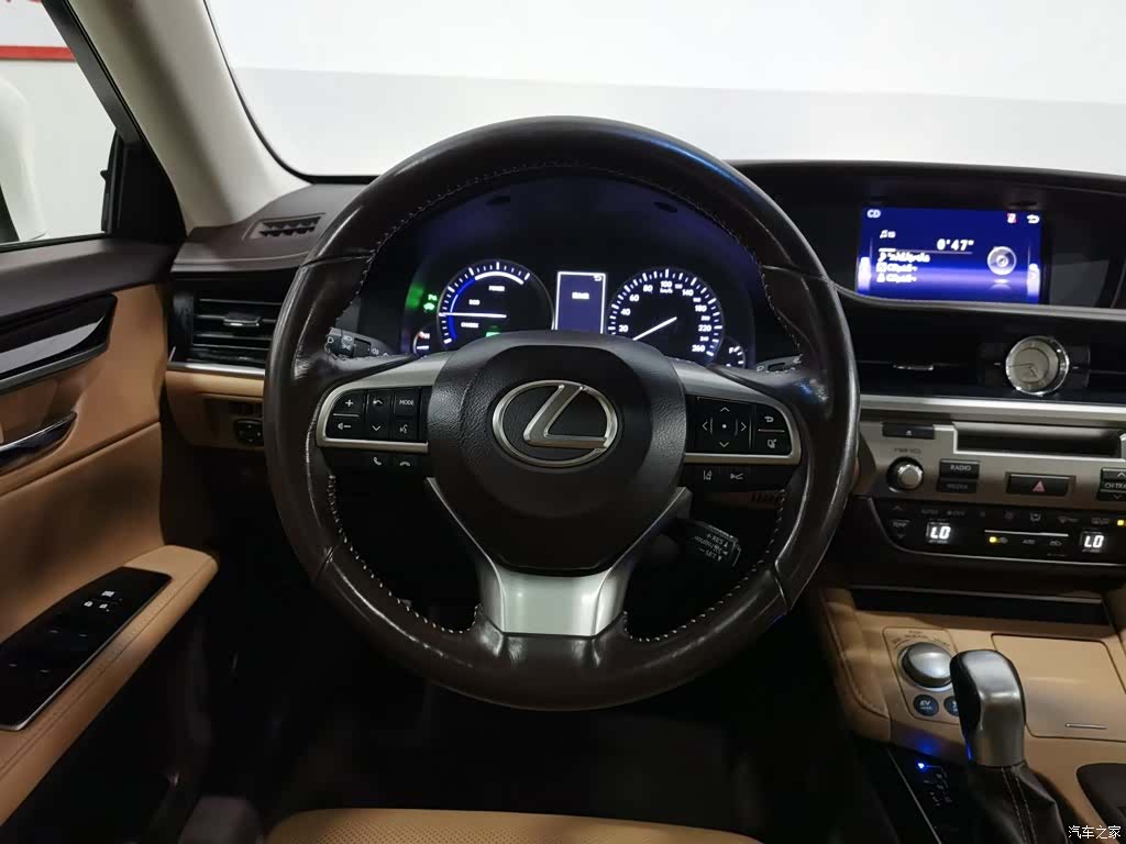 Lexus ES, 2017 11