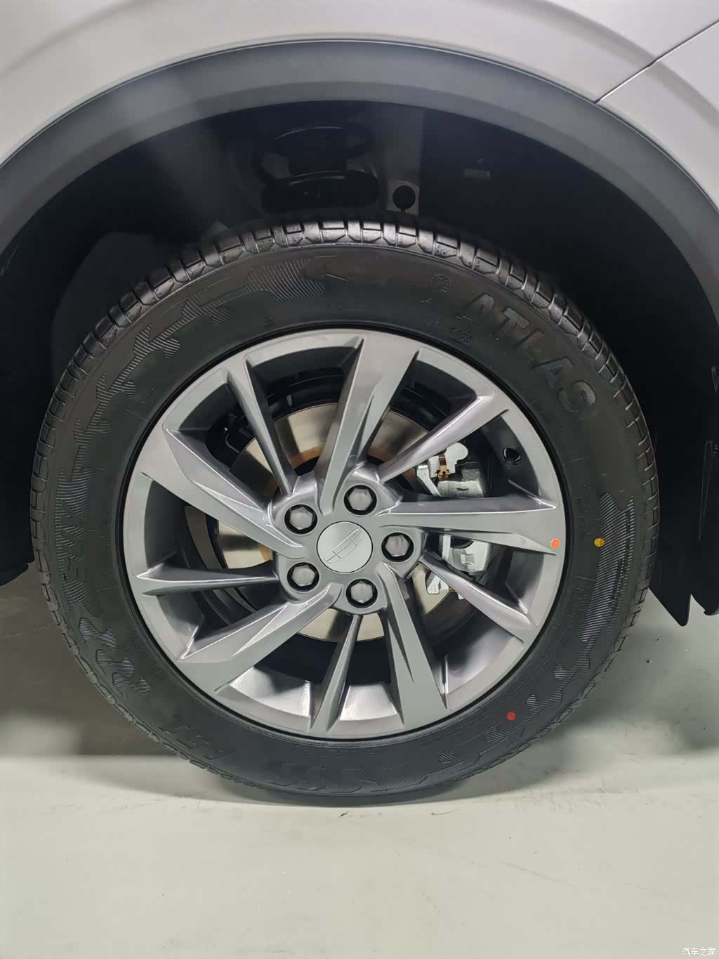 Geely Coolray, 2026 19