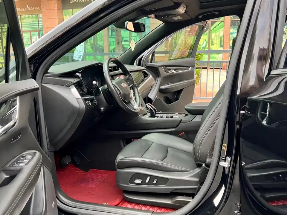 Cadillac XT6