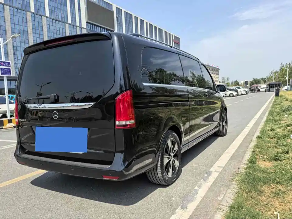 Mercedes-Benz V-class