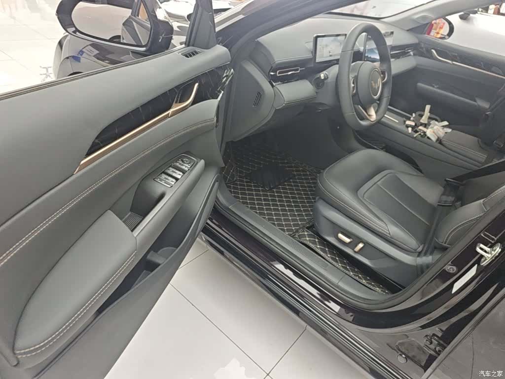 Wuling Starlight, 2026 23