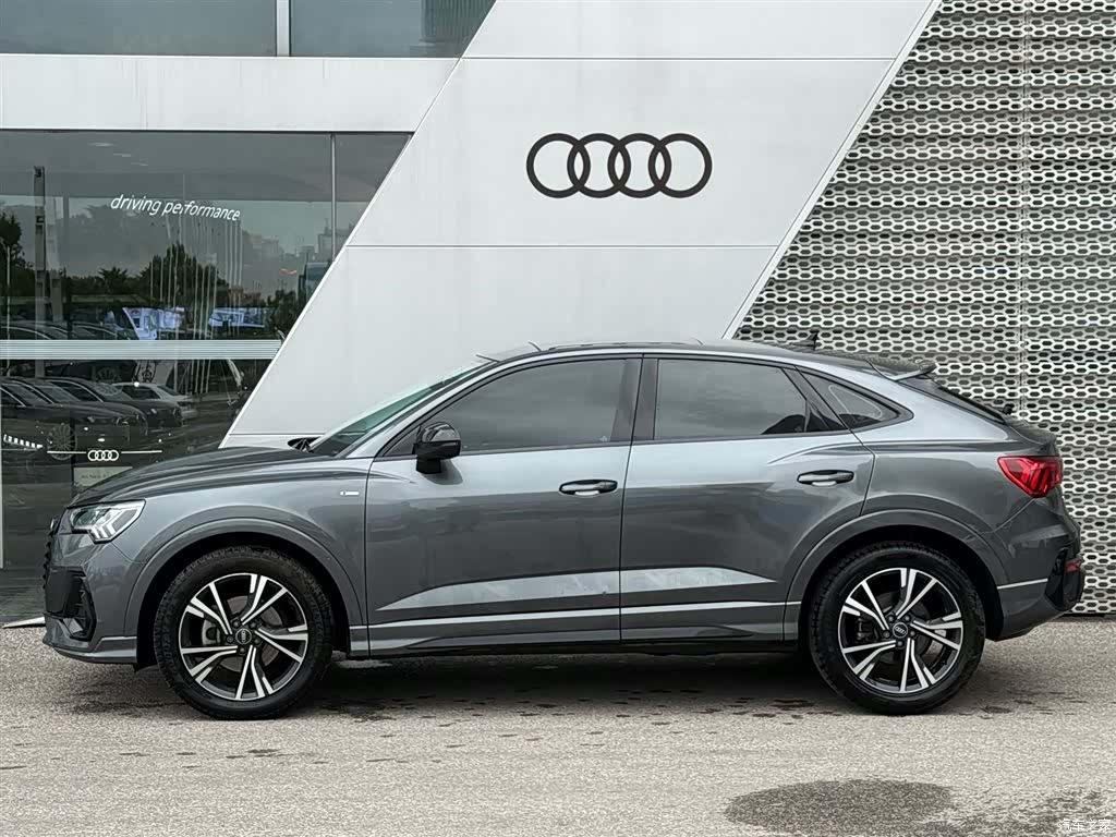 Audi Q3, 2022 3