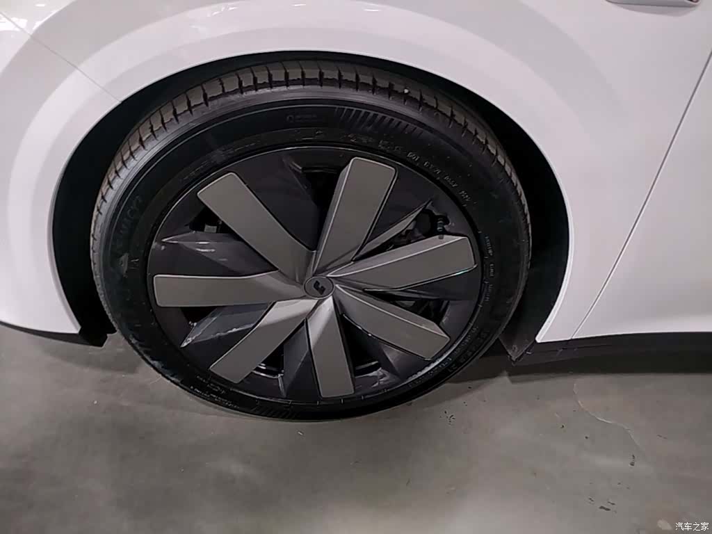 Li Auto i8, 2025 23