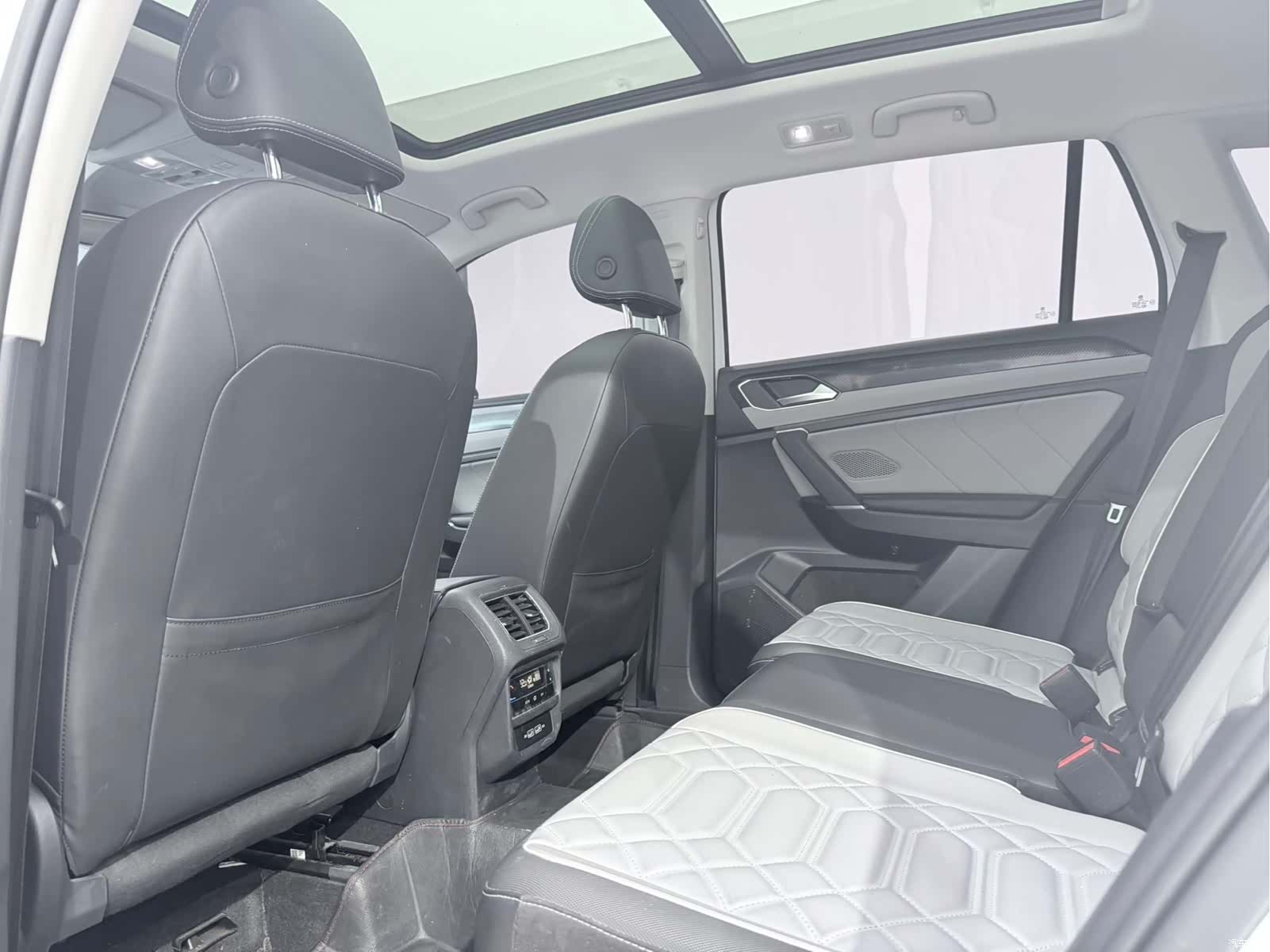 Volkswagen Tayron, 2023 14