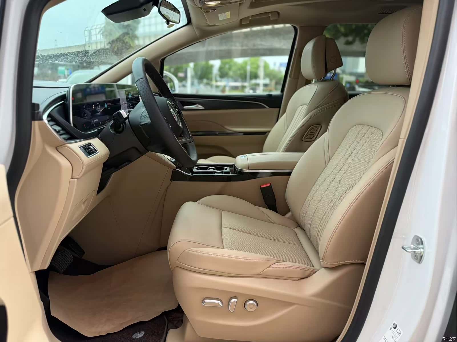 Buick GL8, 2025 10