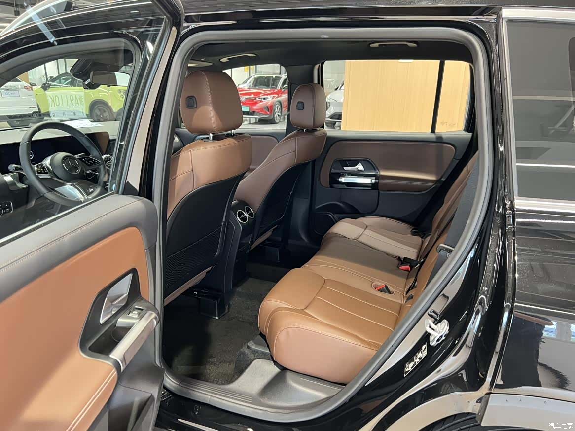 Mercedes-Benz GLB, 2024 11