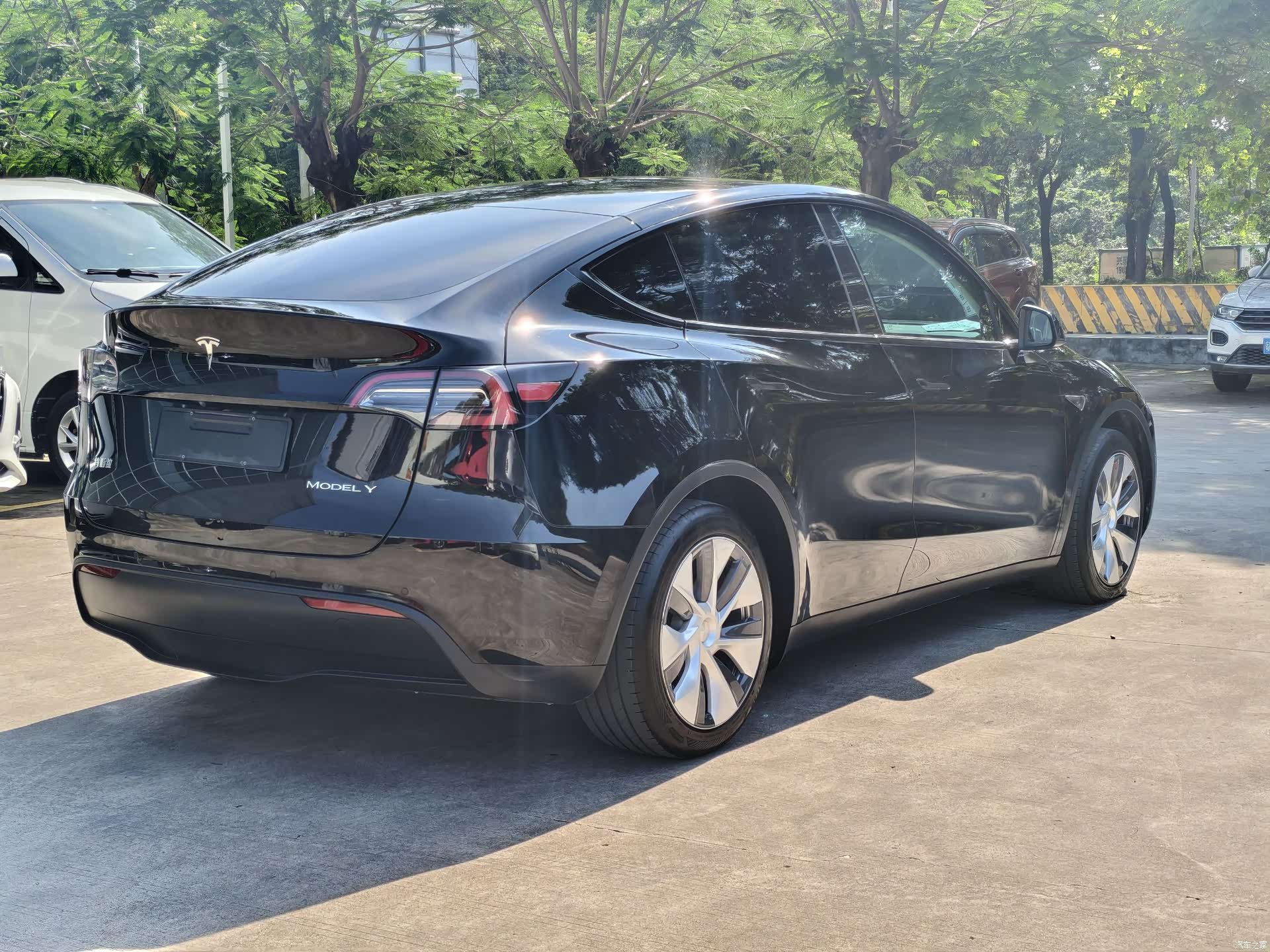 Tesla Model Y, 2023 3