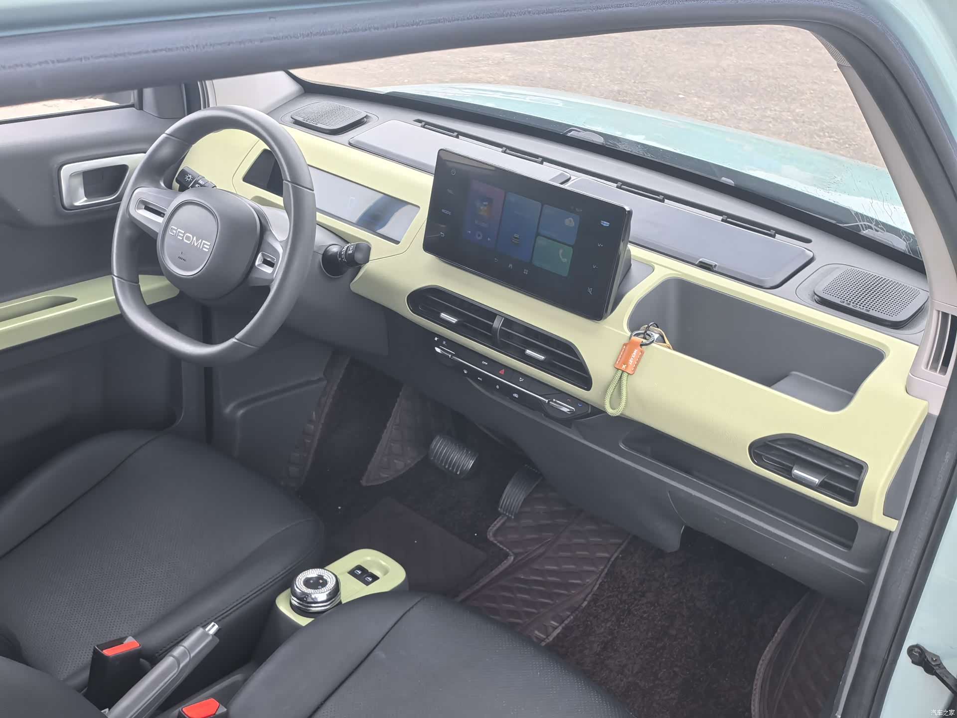 Geely Panda, 2023 13