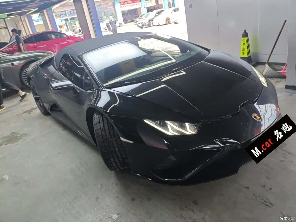 Lamborghini Huracán, 2023 1