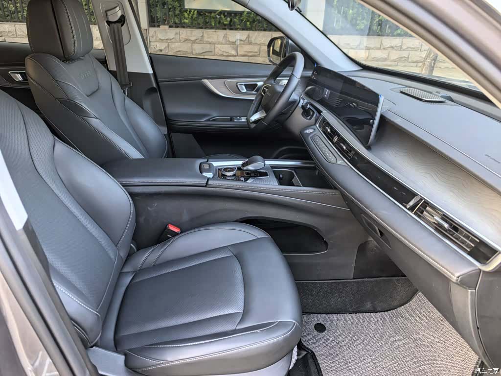 Chery Tiggo 8, 2025 14