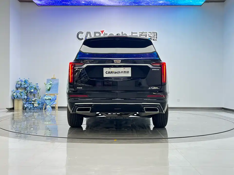 Cadillac XT6