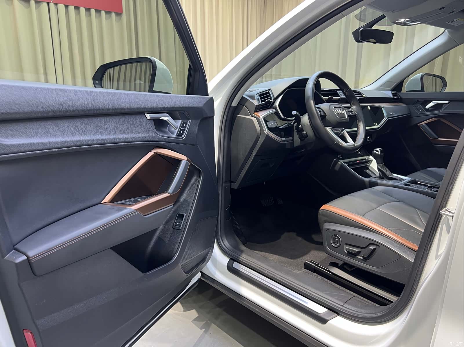 Audi Q3, 2022 4