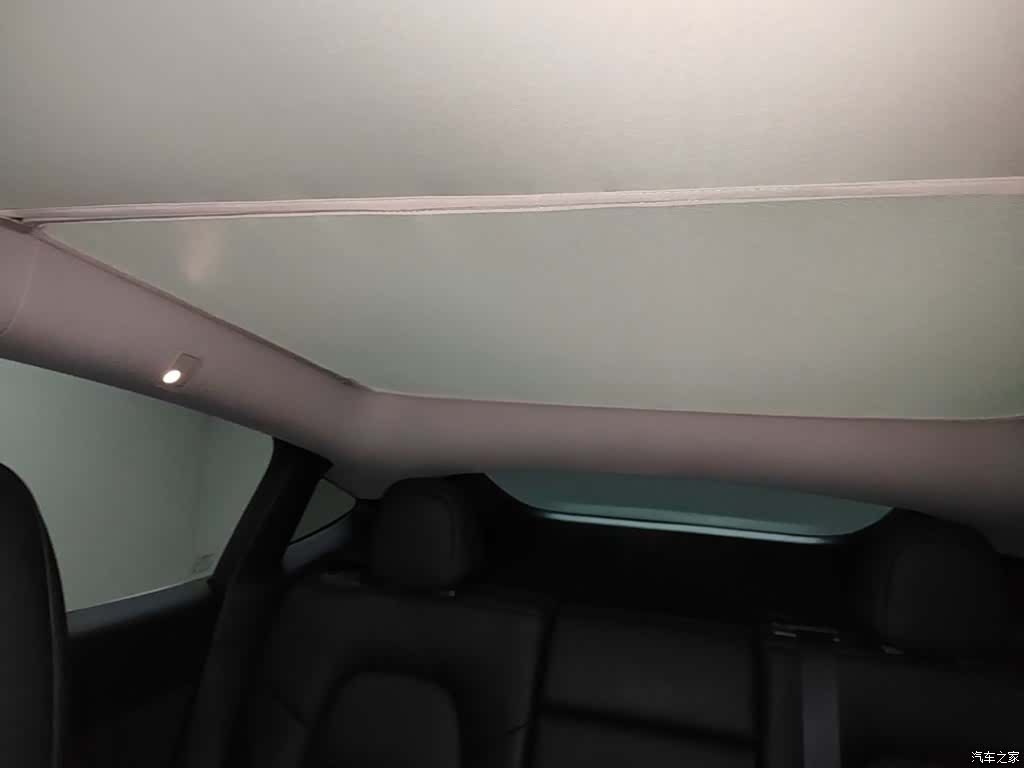 Tesla Model Y, 2023 14