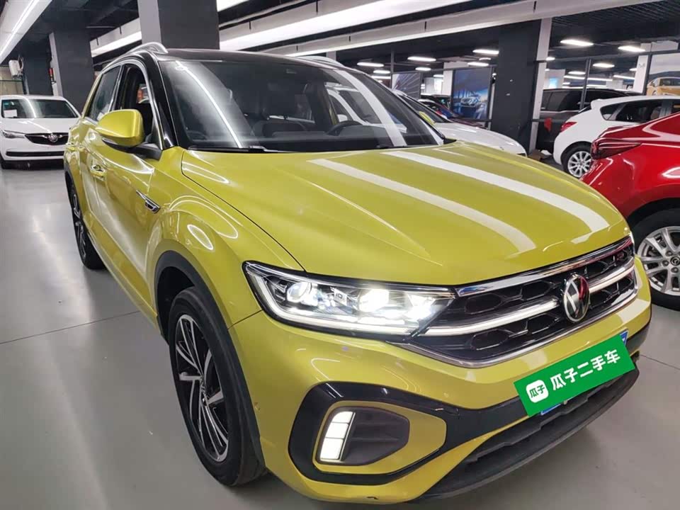 Volkswagen T-ROC exploring Songs