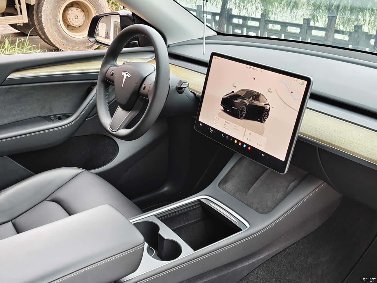 Tesla Model Y, 2023 9
