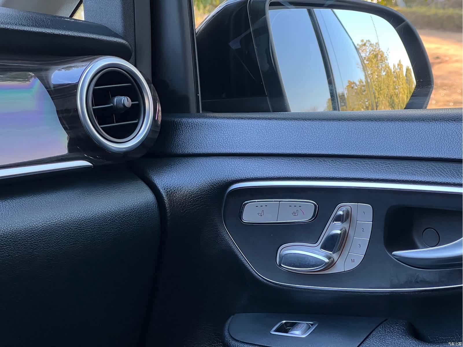 Mercedes-Benz V-Class, 2019 13