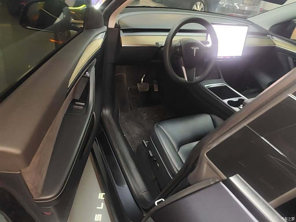 Tesla Model Y, 2022 16