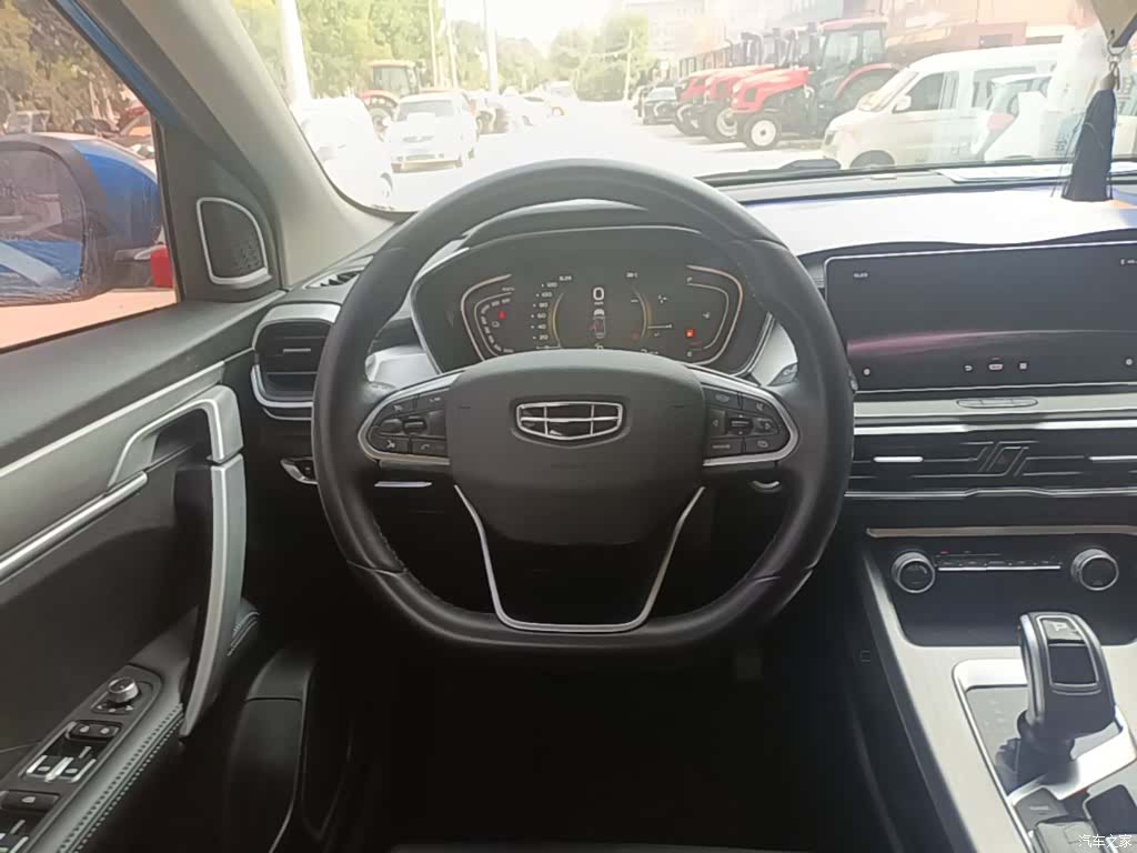 Geely Coolray, 2021 11