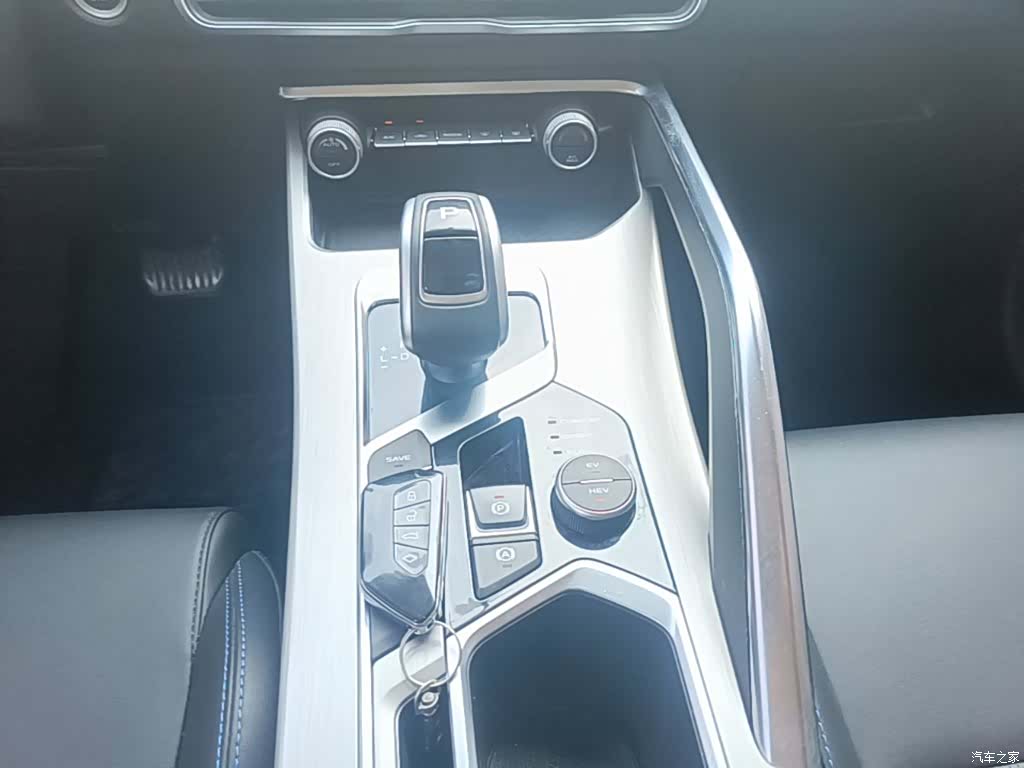 Geely Coolray, 2021 14