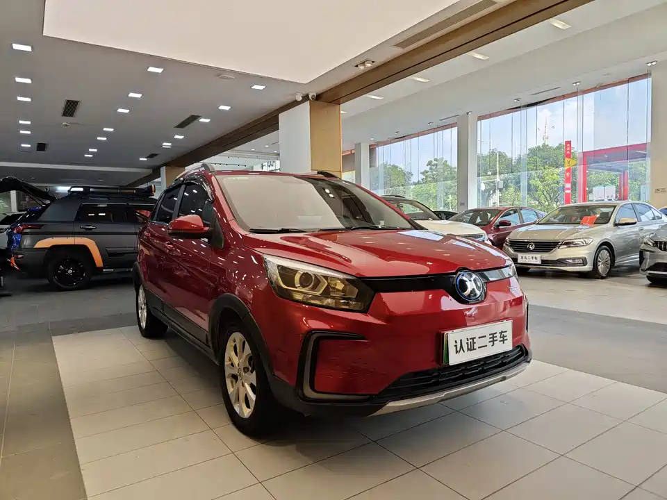 BAIC EC5
