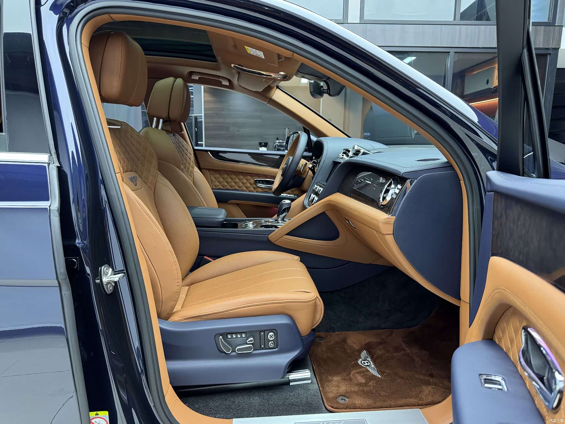 Bentley Bentayga, 2021 9