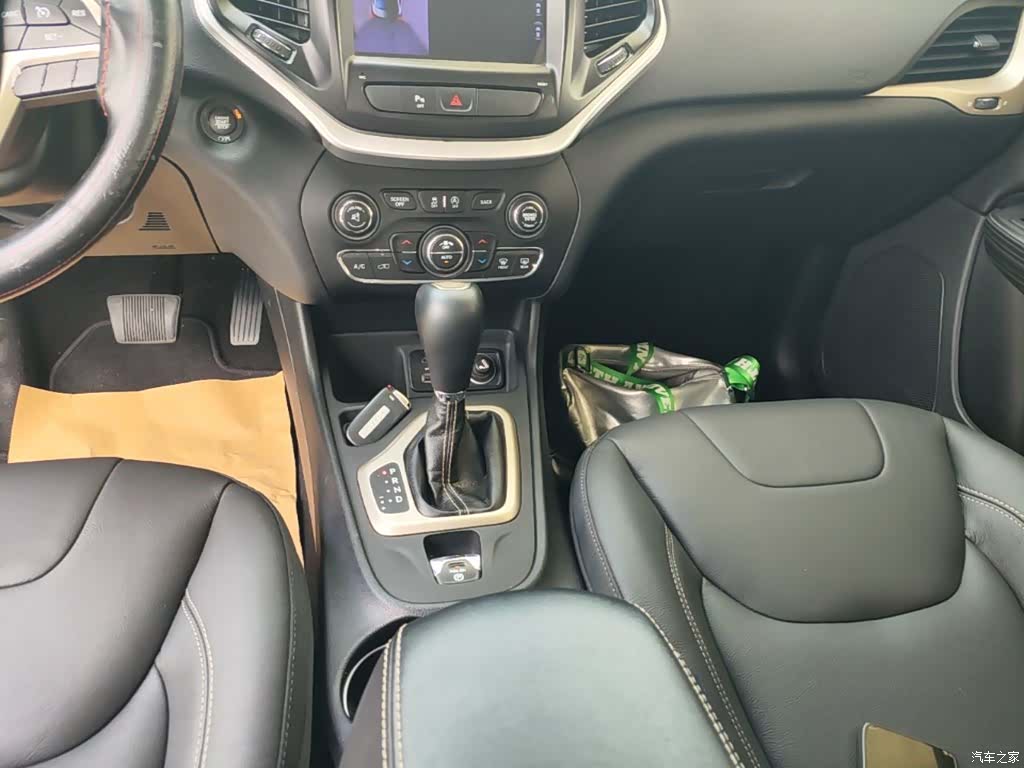Jeep Cherokee, 2017 14