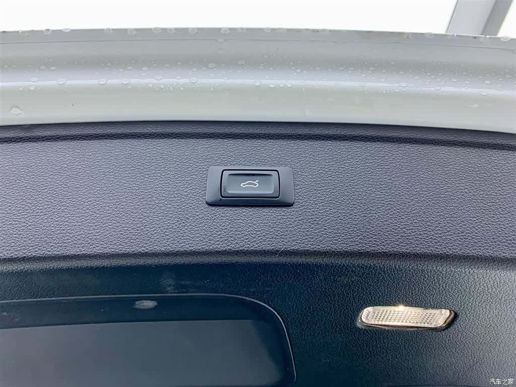 Audi Q5L, 2022 10