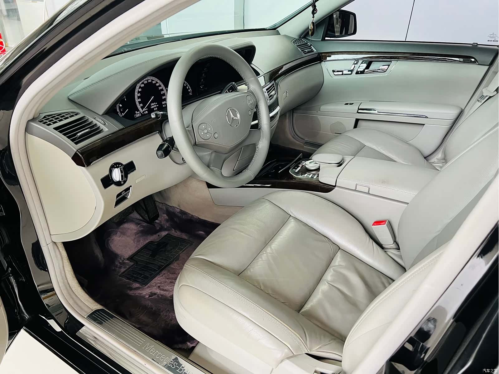 Mercedes-Benz S-Class, 2011 24