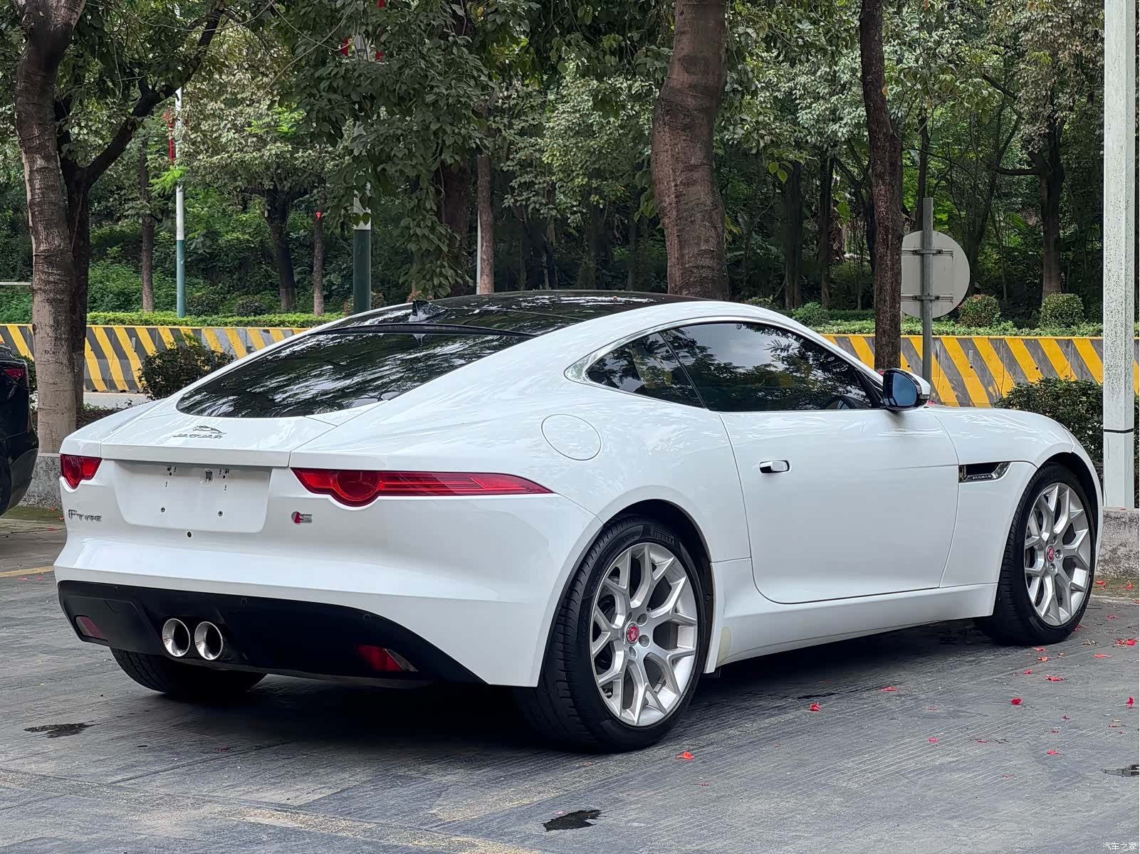 Jaguar F-TYPE, 2016 10