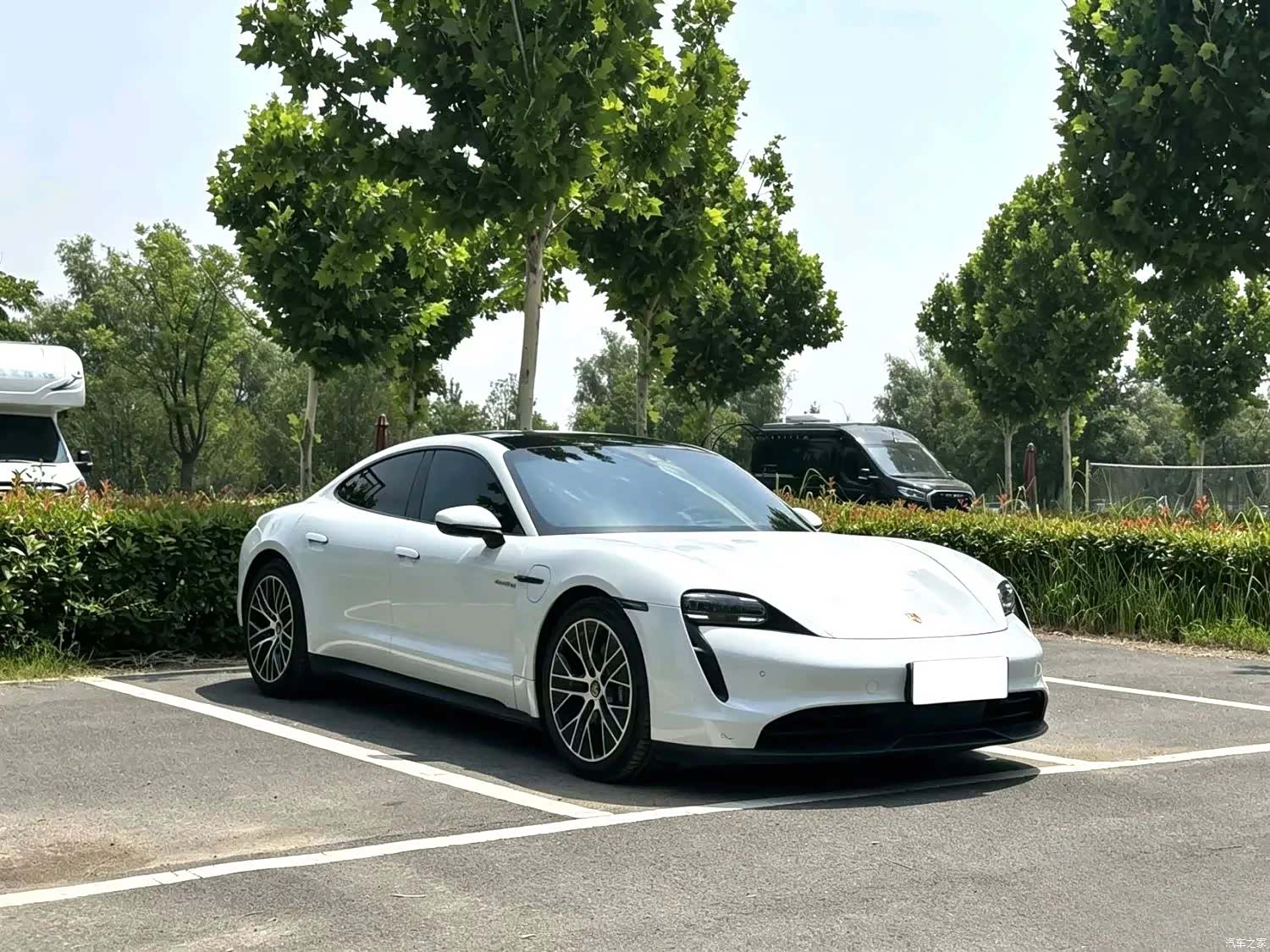 Porsche Taycan, 2021 3