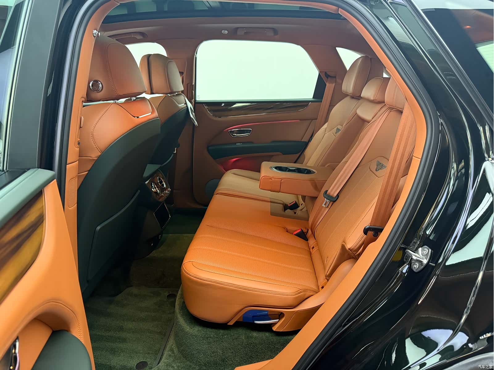 Bentley Bentayga, 2021 9
