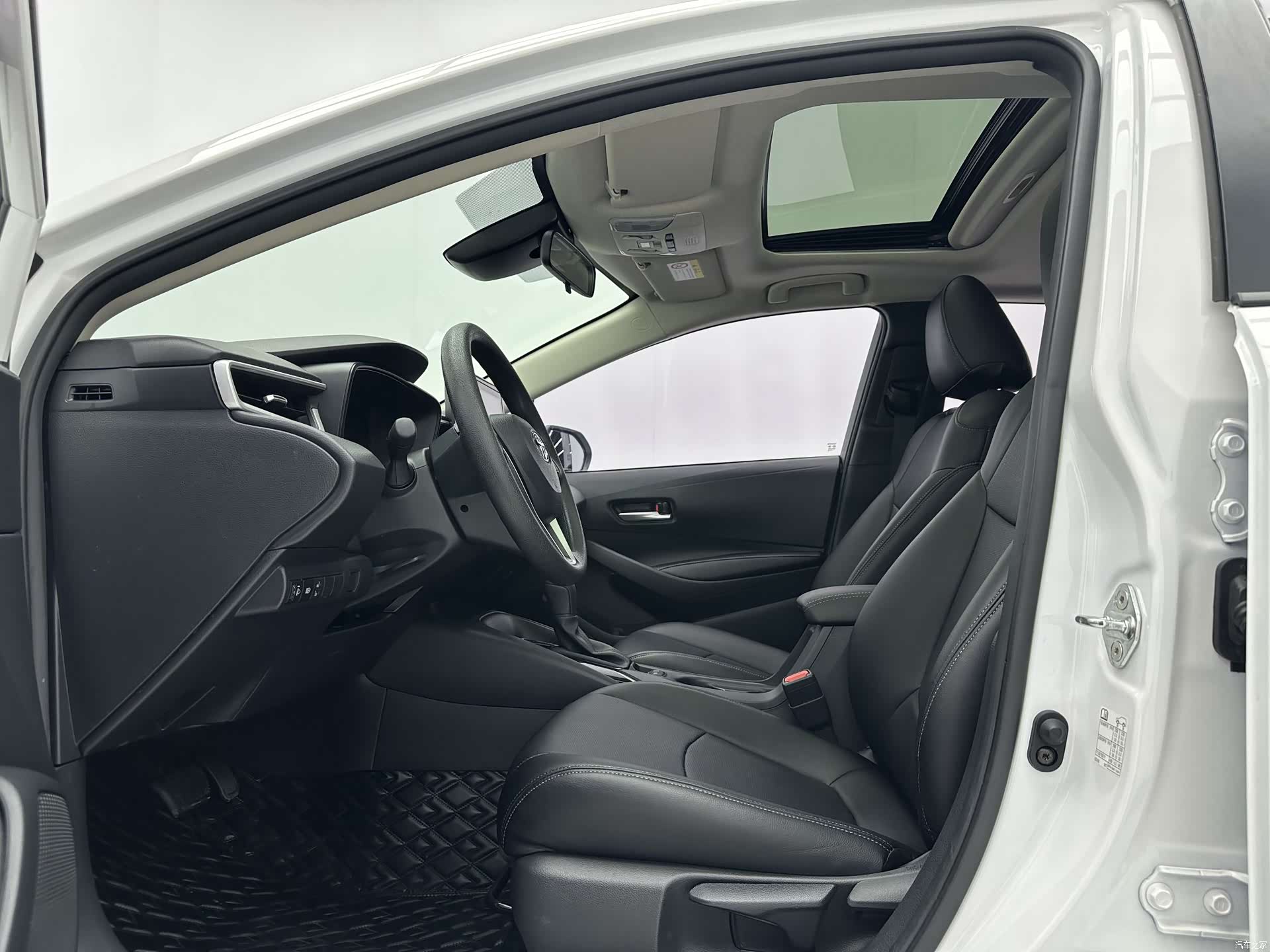 Toyota Corolla, 2022 все фото