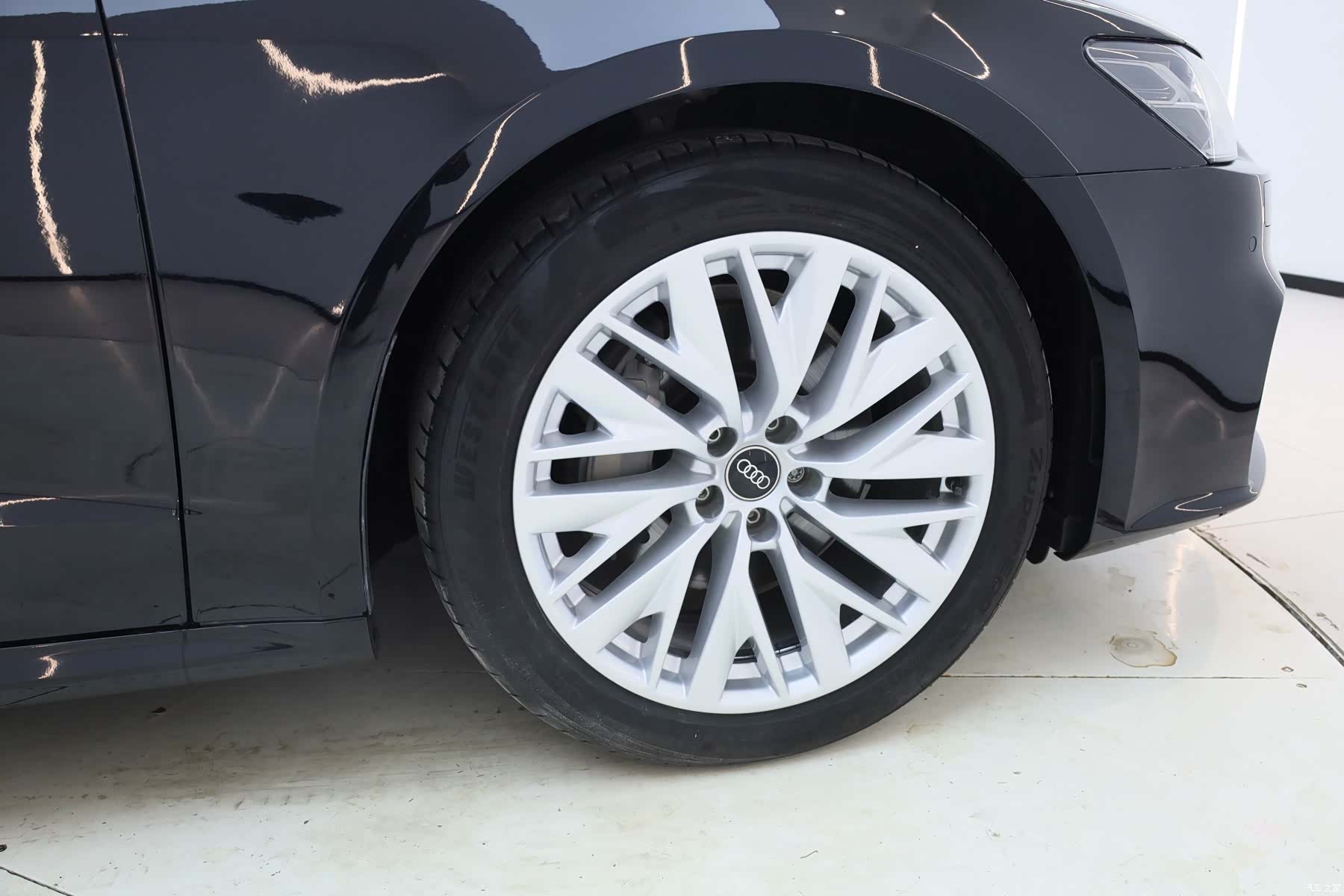 Audi A7L, 2024 22