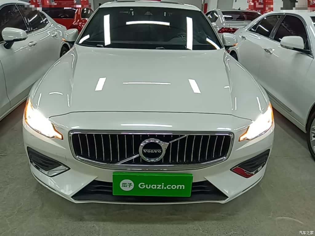 Volvo S60, 2022 3