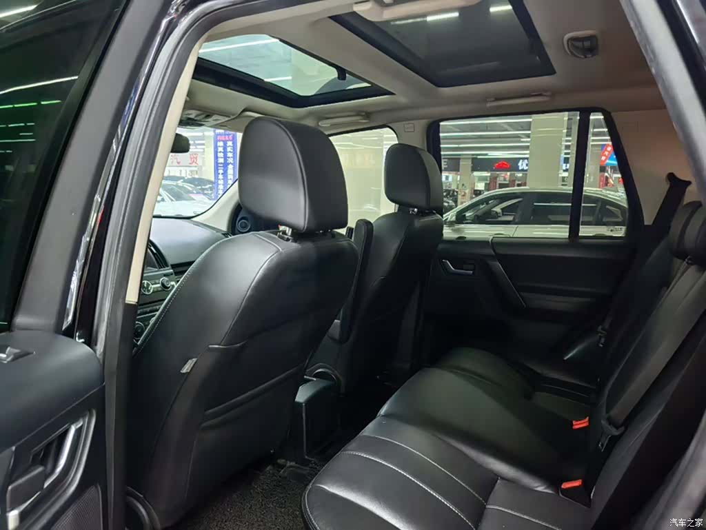 Land Rover SD4, 2014 13