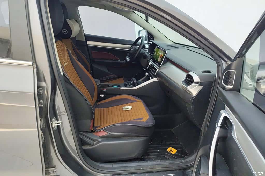 Geely Coolray, 2022 8