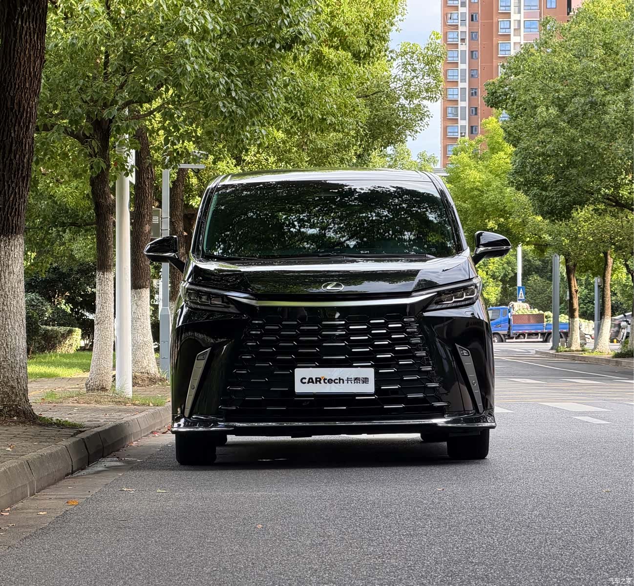 Lexus LM, 2024 2