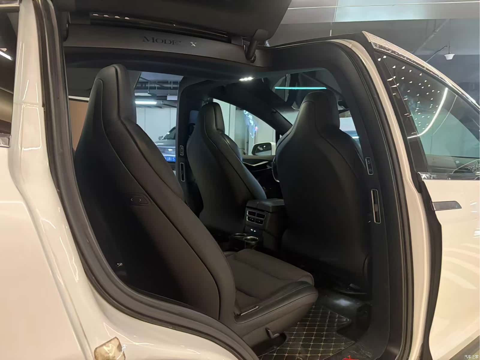 Tesla Model X, 2017 12