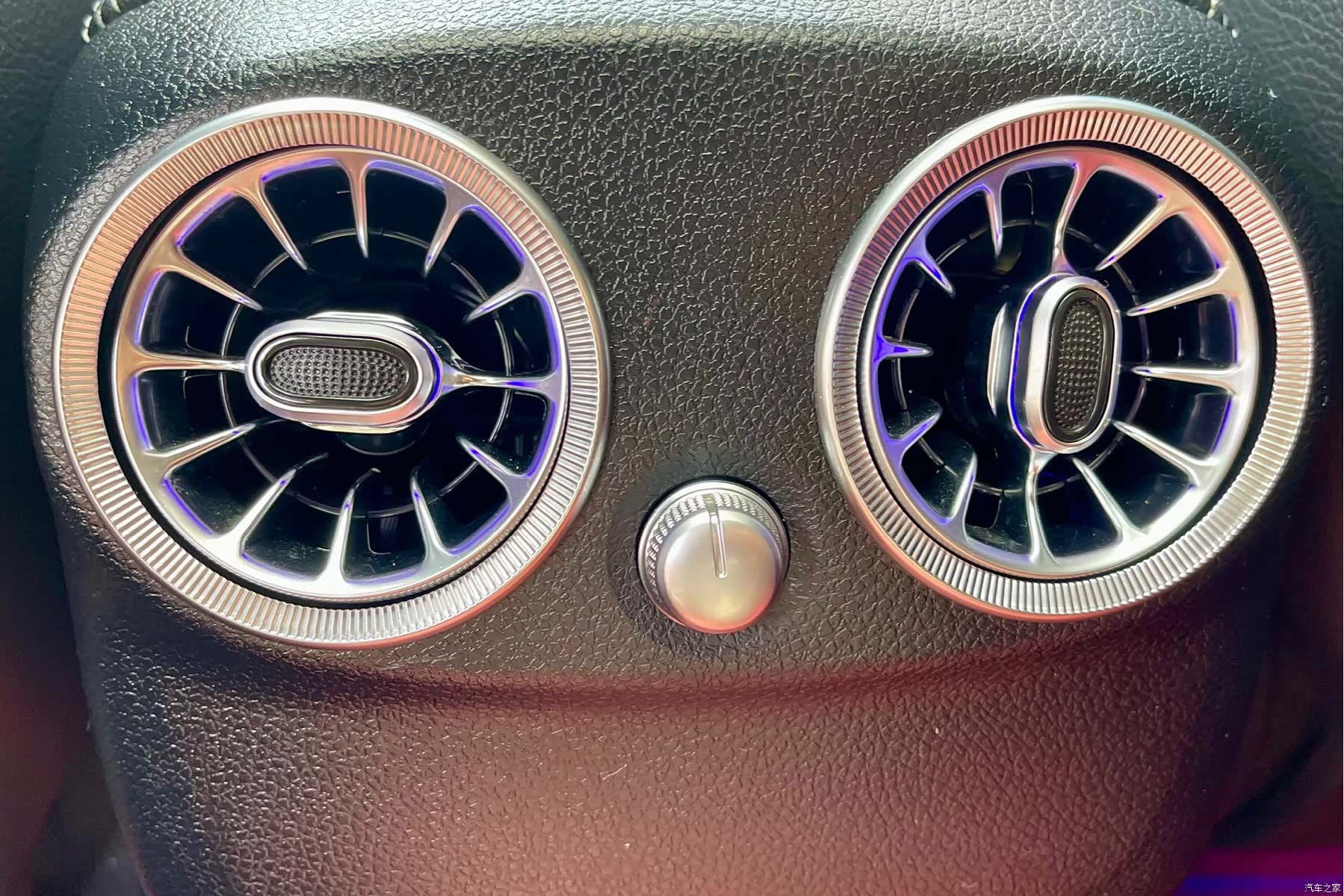 Mercedes-Benz C-Class, 2018 26