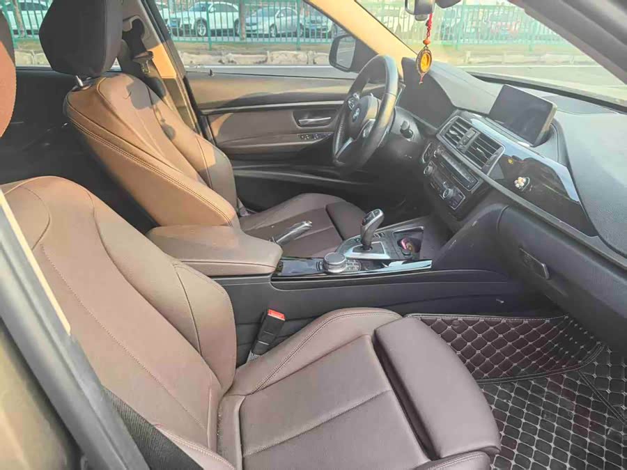 BMW 3 Series 2019, фото 5