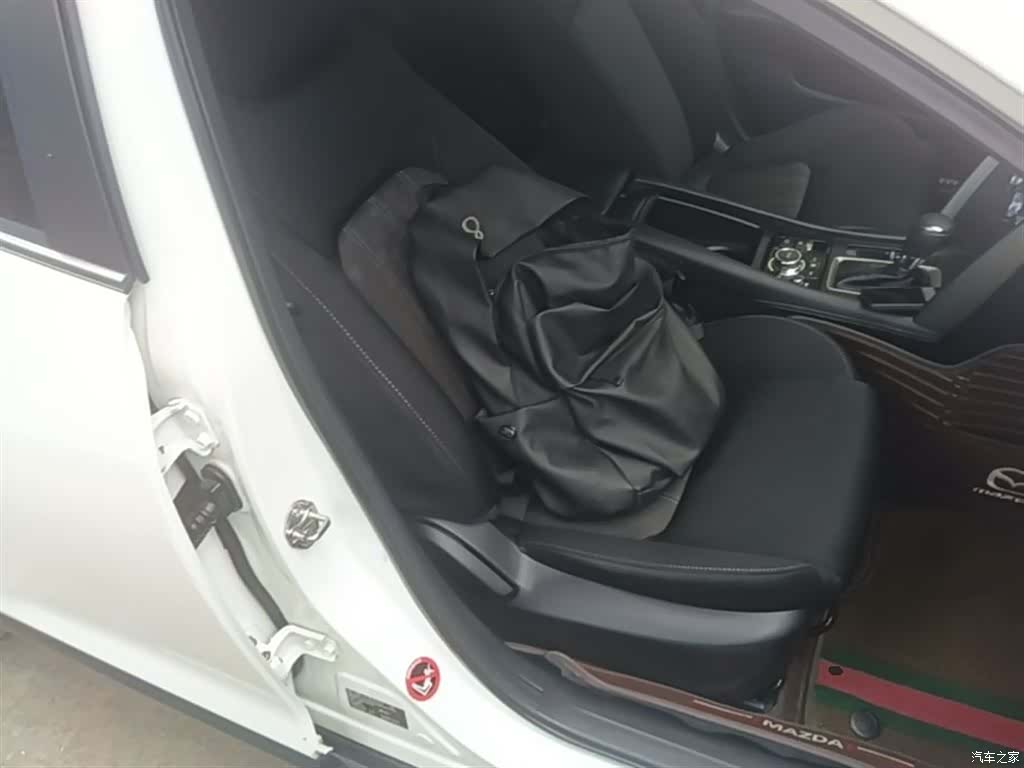Mazda CX-4, 2019 25