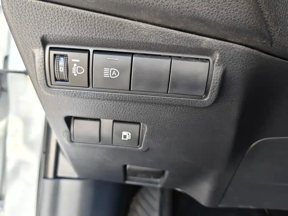 Toyota Corolla Sharp amplifier