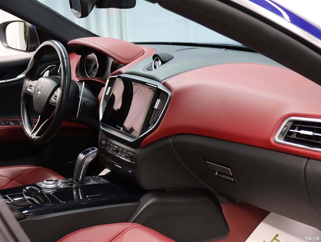 Maserati Ghibli, 2024 17