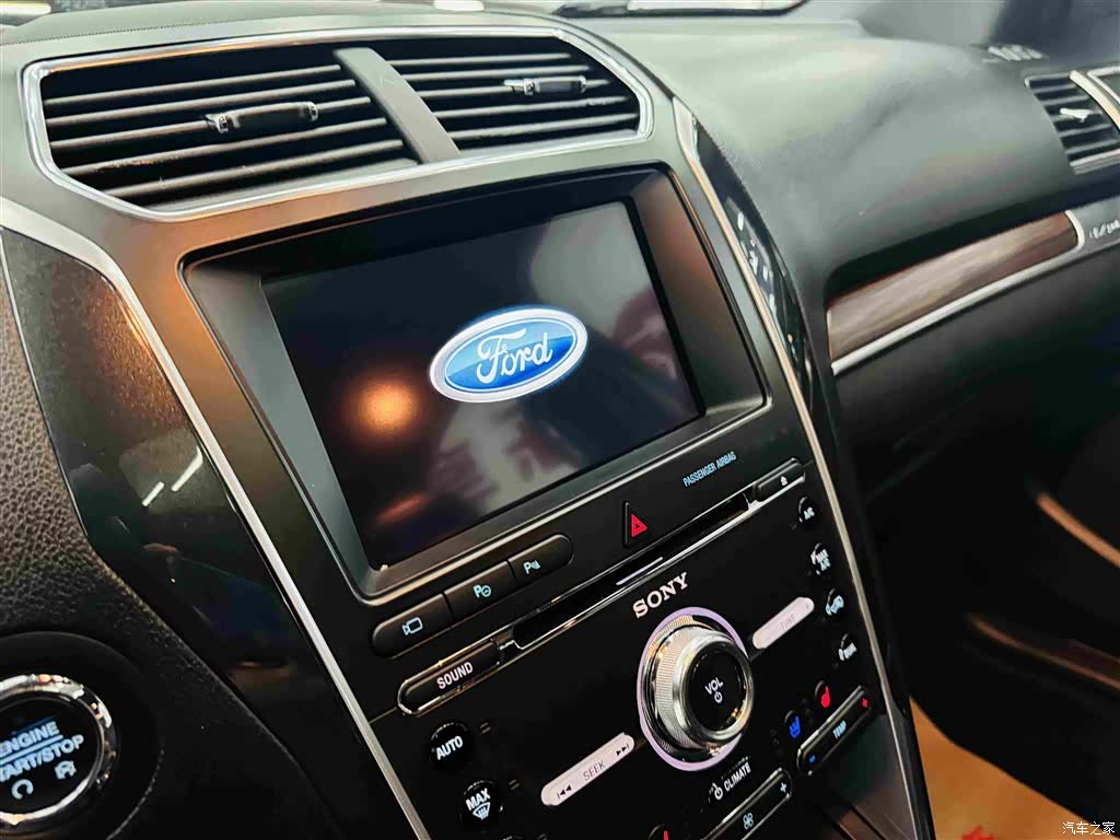 Ford Explorer, 2018 12