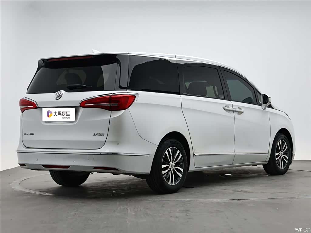 Buick GL8, 2018 3
