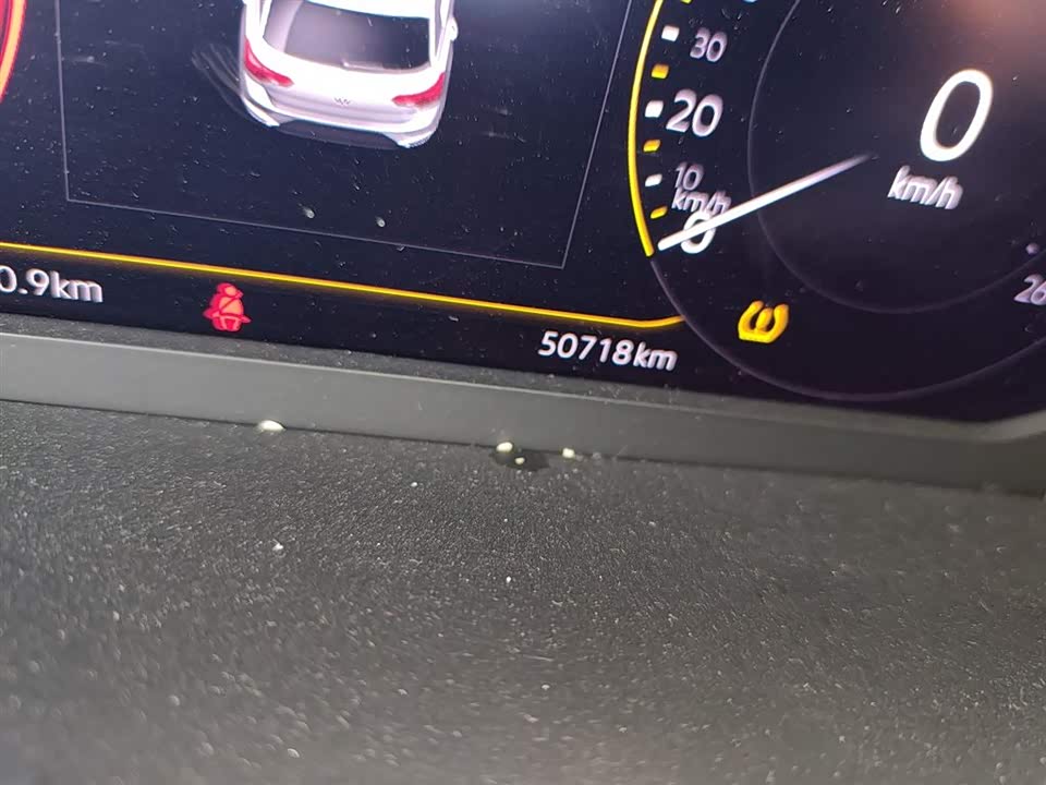 Volkswagen T-ROC exploring Songs