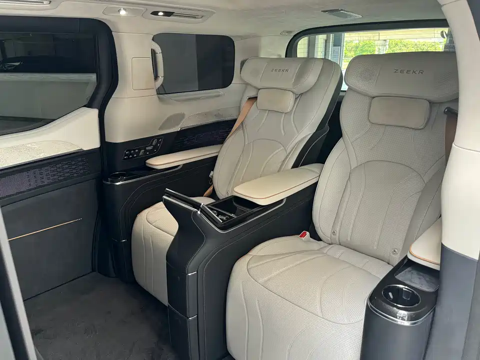 Zeekr 009