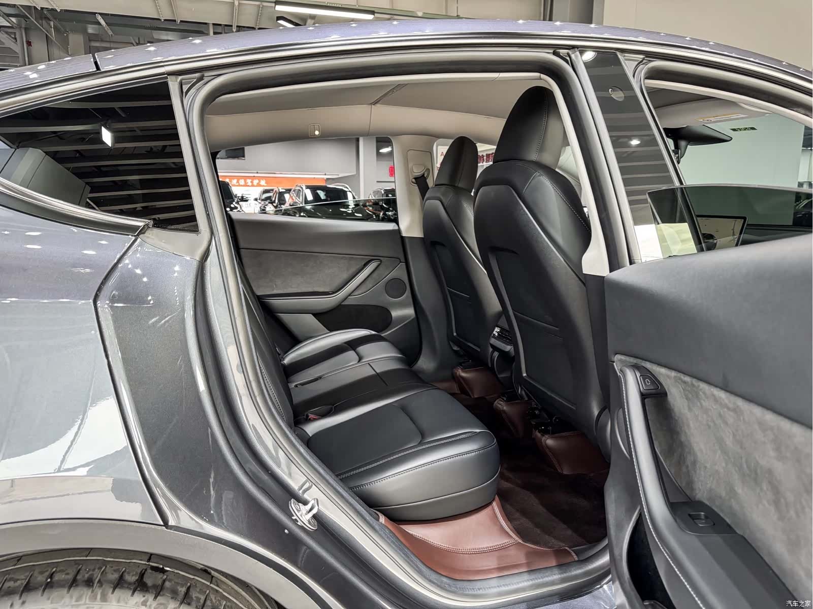 Tesla Model Y, 2023 11