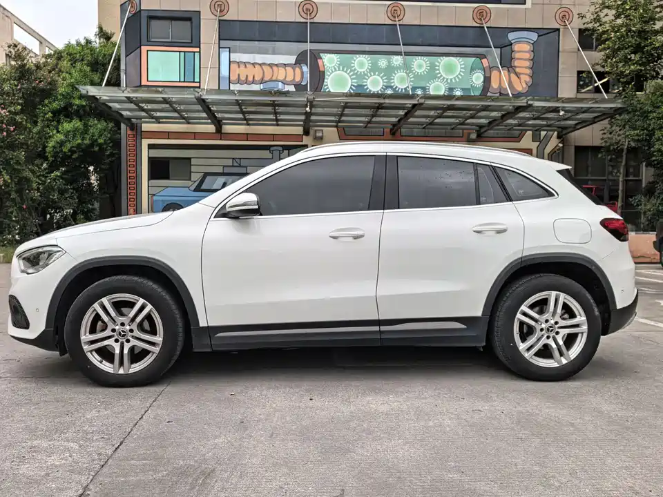Mercedes-Benz GLA